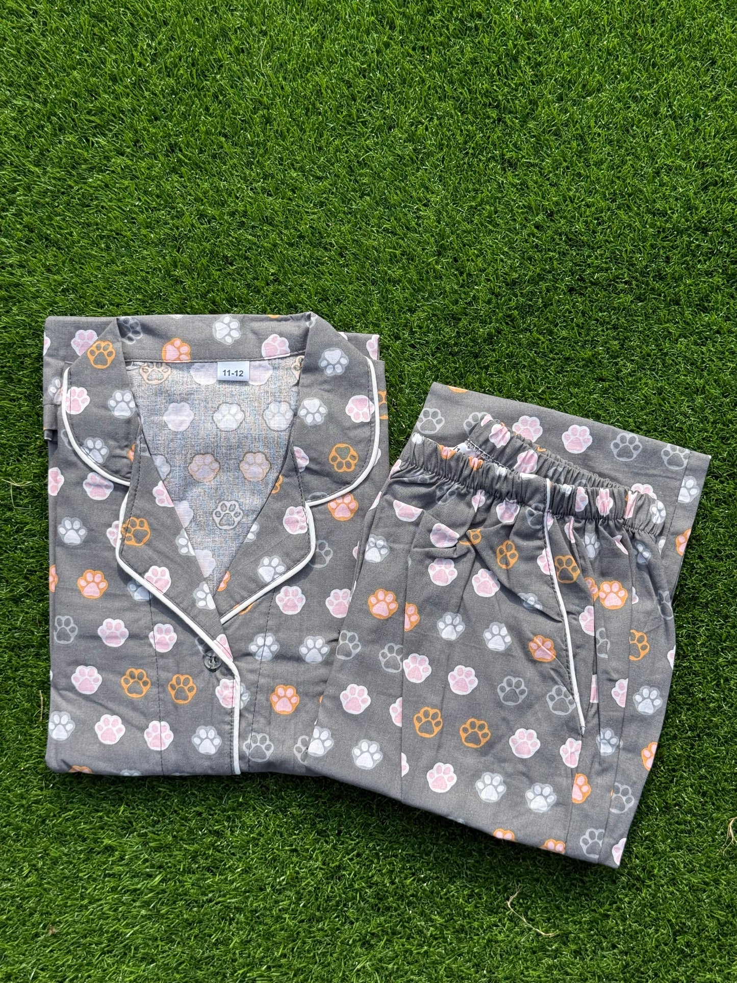Grey Paws - SK465