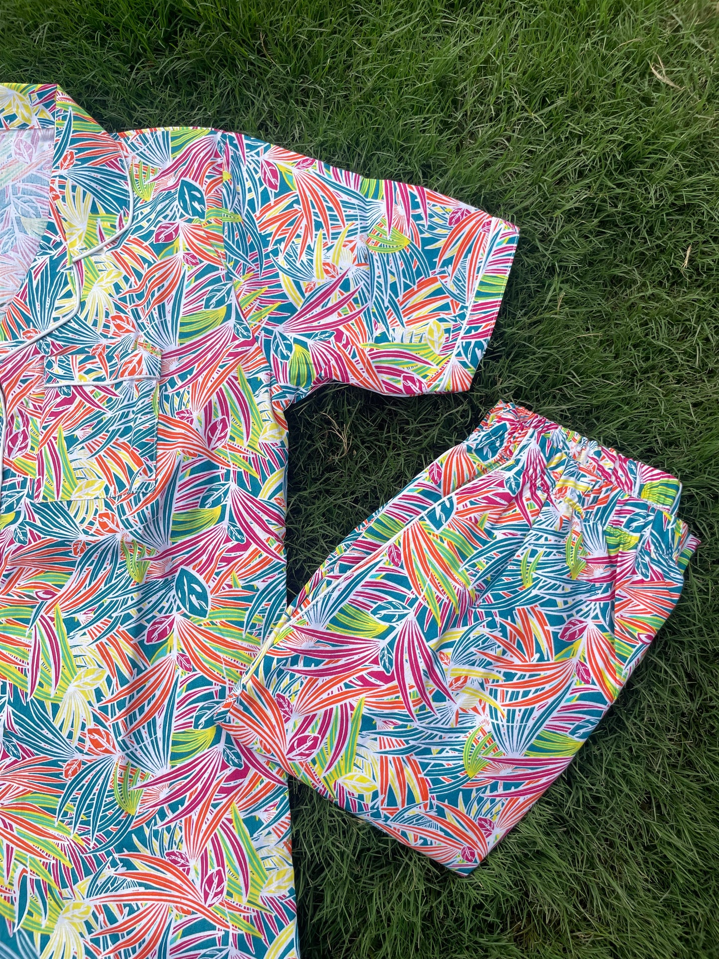 Half Sleeves Tropical Leaves - HPJ35