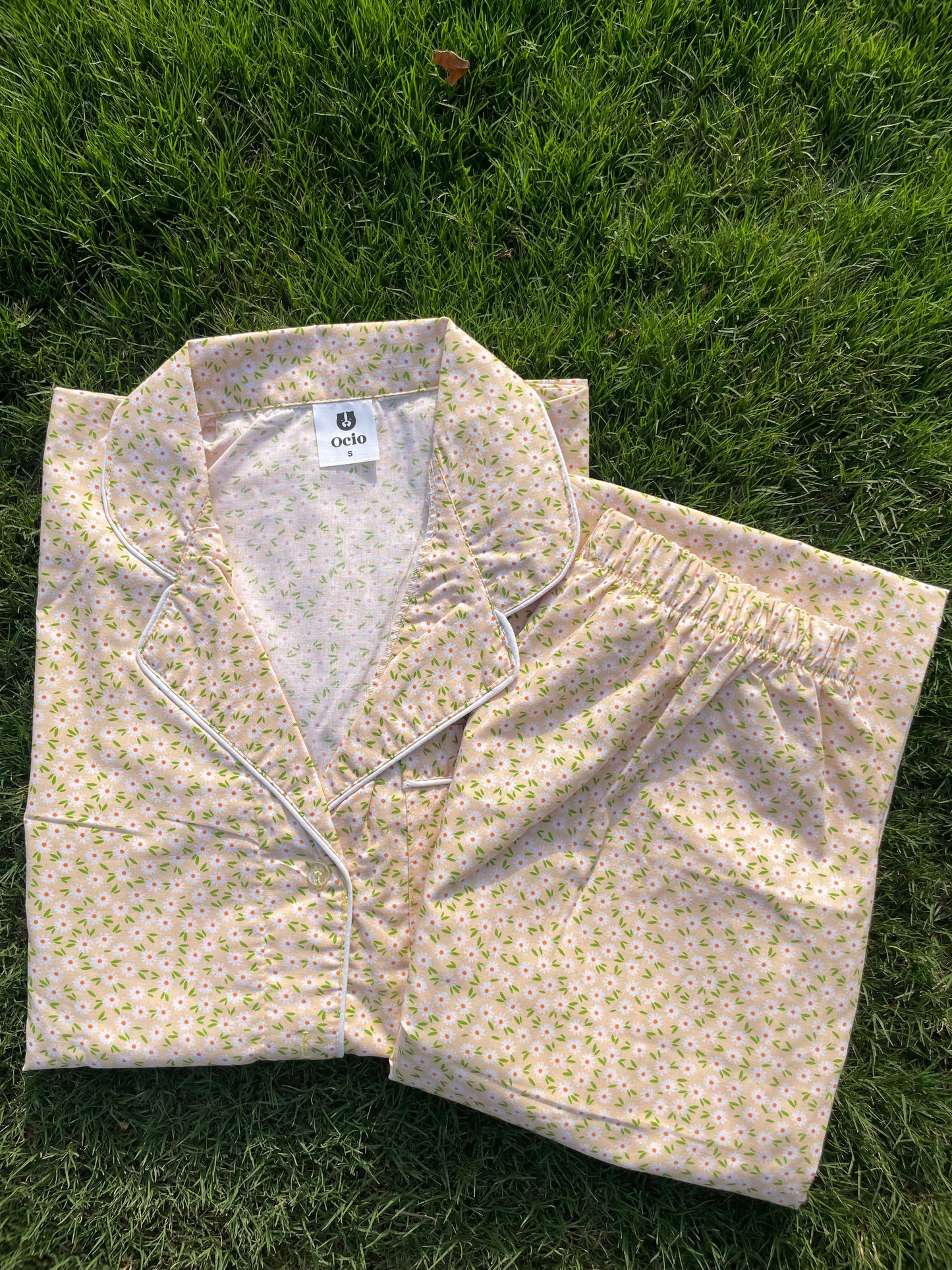 Beige Daisy - WPJ340