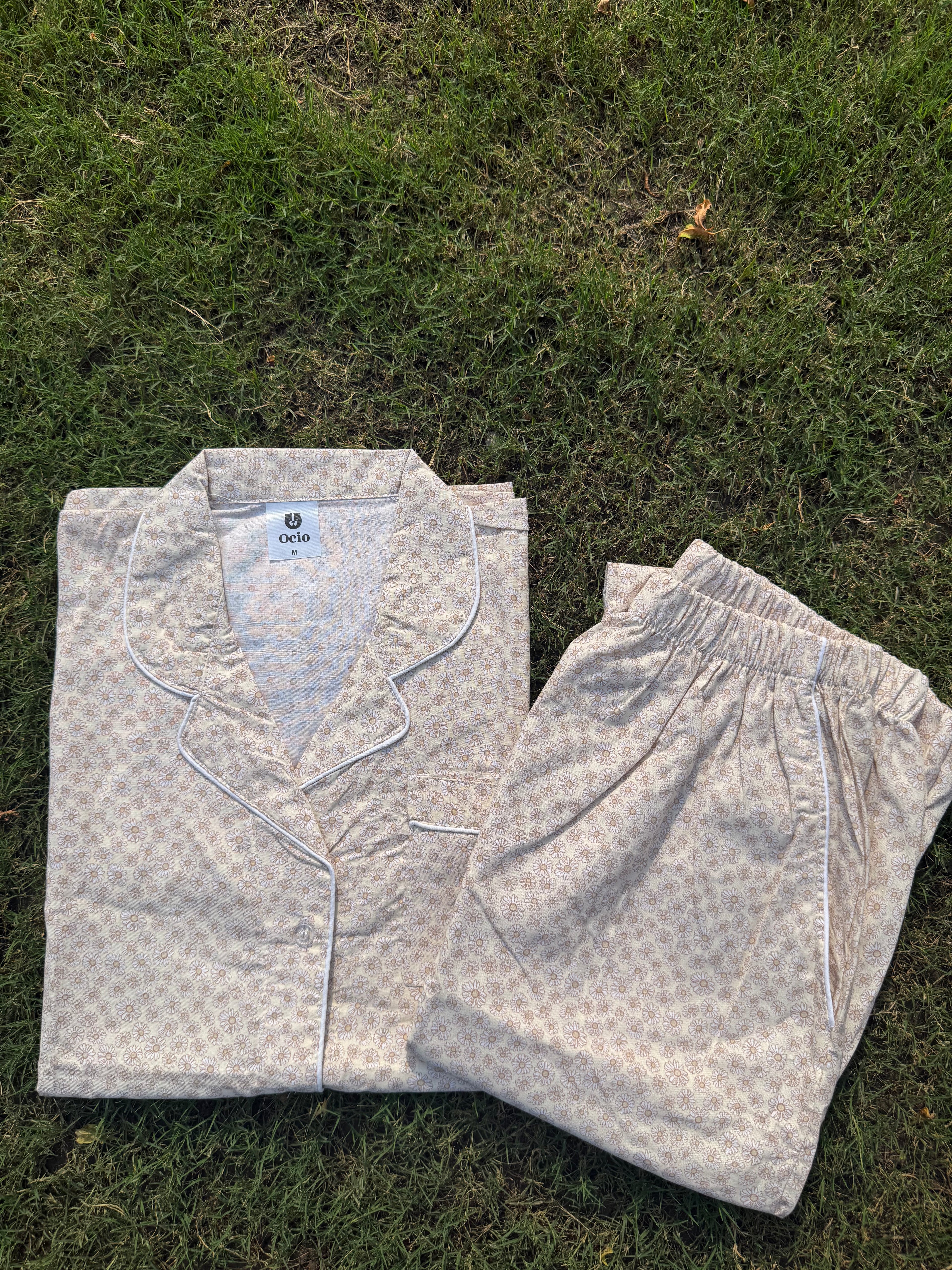 Beige Flowers - WPJ1305